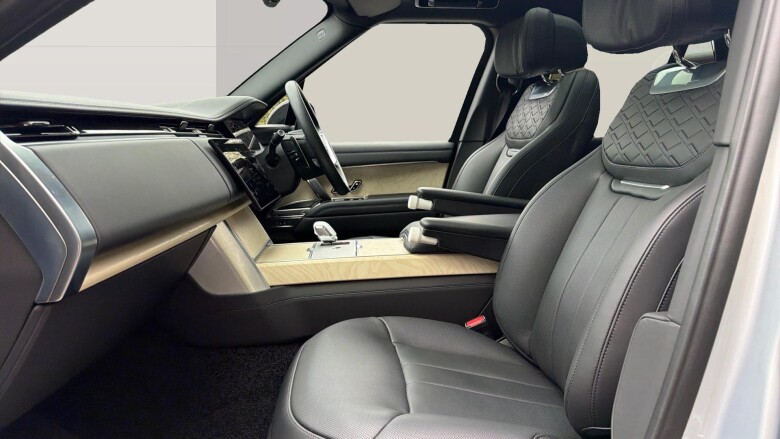 Land Rover Range Rover 4.4 P615 V8 SV 4dr Auto Petrol Estate